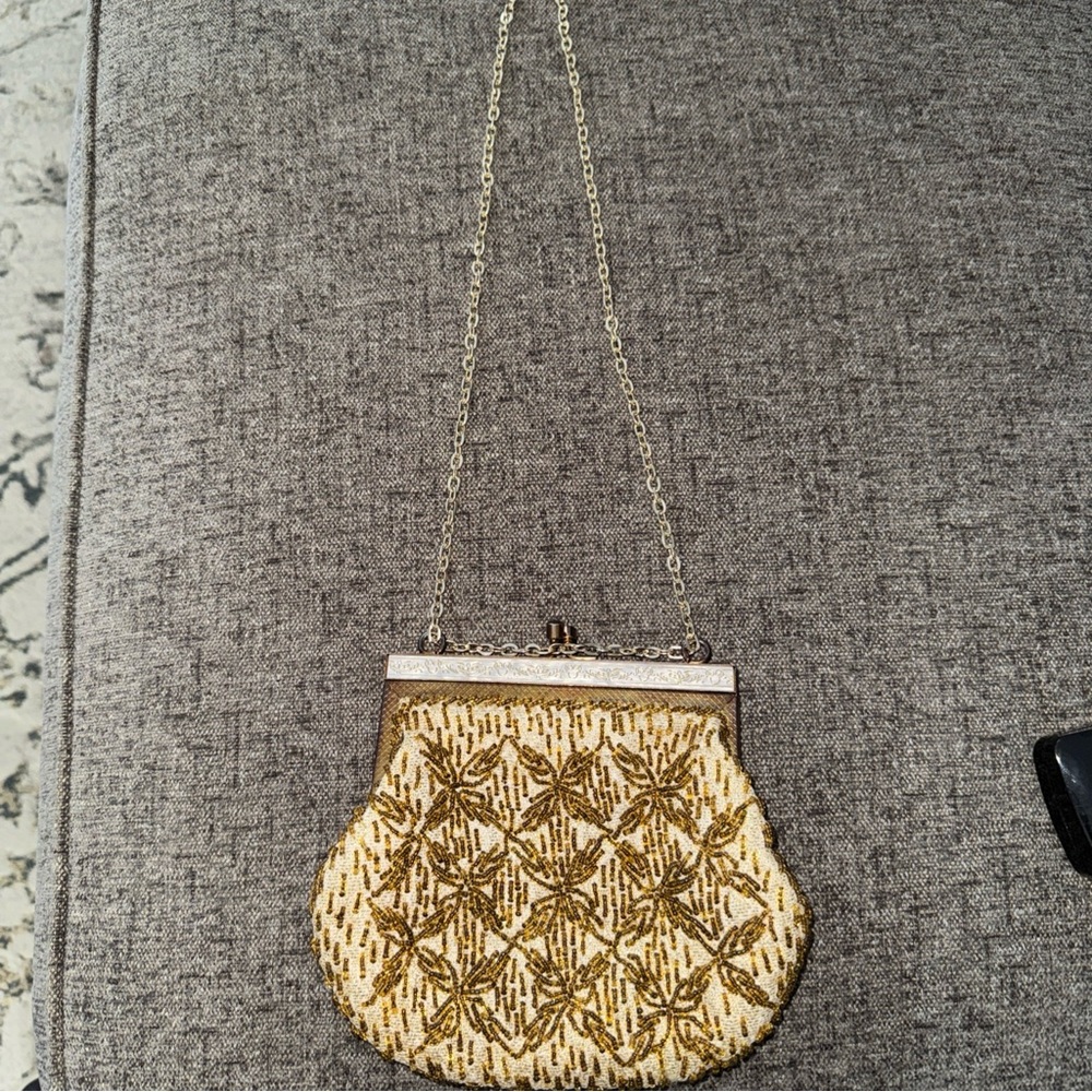 Vintage Safram Gold Chain Beaded  Evening Bag Hong Kong.  11in Chain 7”width
